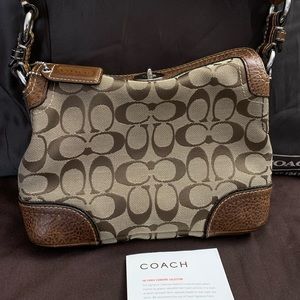 Pre-loved Coach Signature Small Hobo
